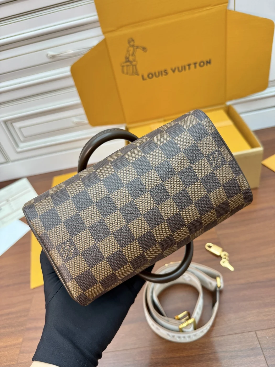 Louis Vuitton Alma Bag Brown Damier with Pale Strap product view 5