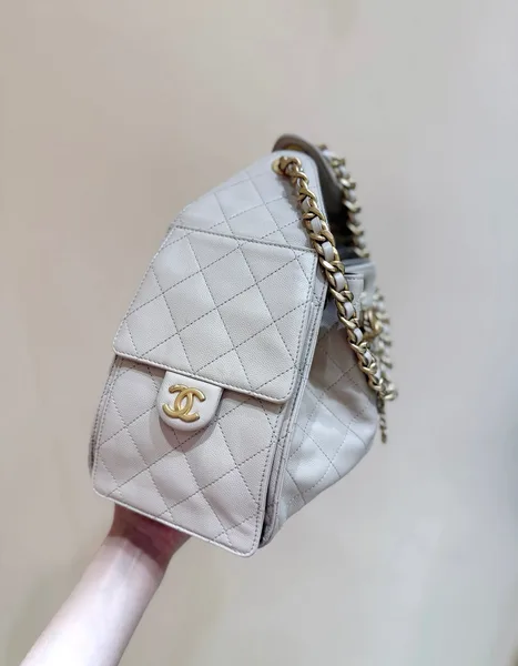 Chanel 25 Handbag In Cream 30 Grained Calfskin Gold Hardware product view 4