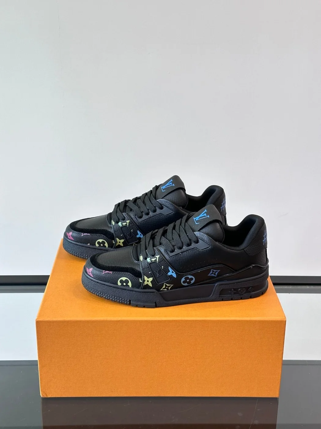 Louis Vuitton Men Black Leather Sneakers With Multicolor Accents product view 3