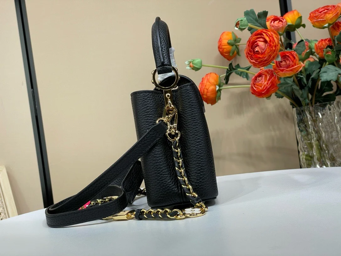 Louis Vuitton Capucines BB Black Cowhide Leather Handbags 21x14x8cm product view 6