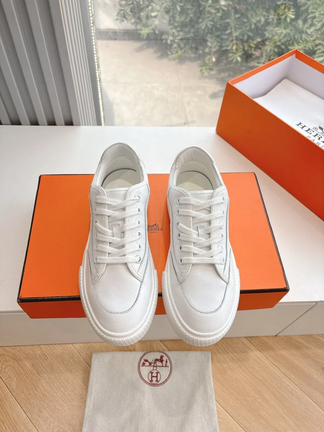 Hermès Women White Low-Top Sneakers — Plain Lace-Up Style product view 5