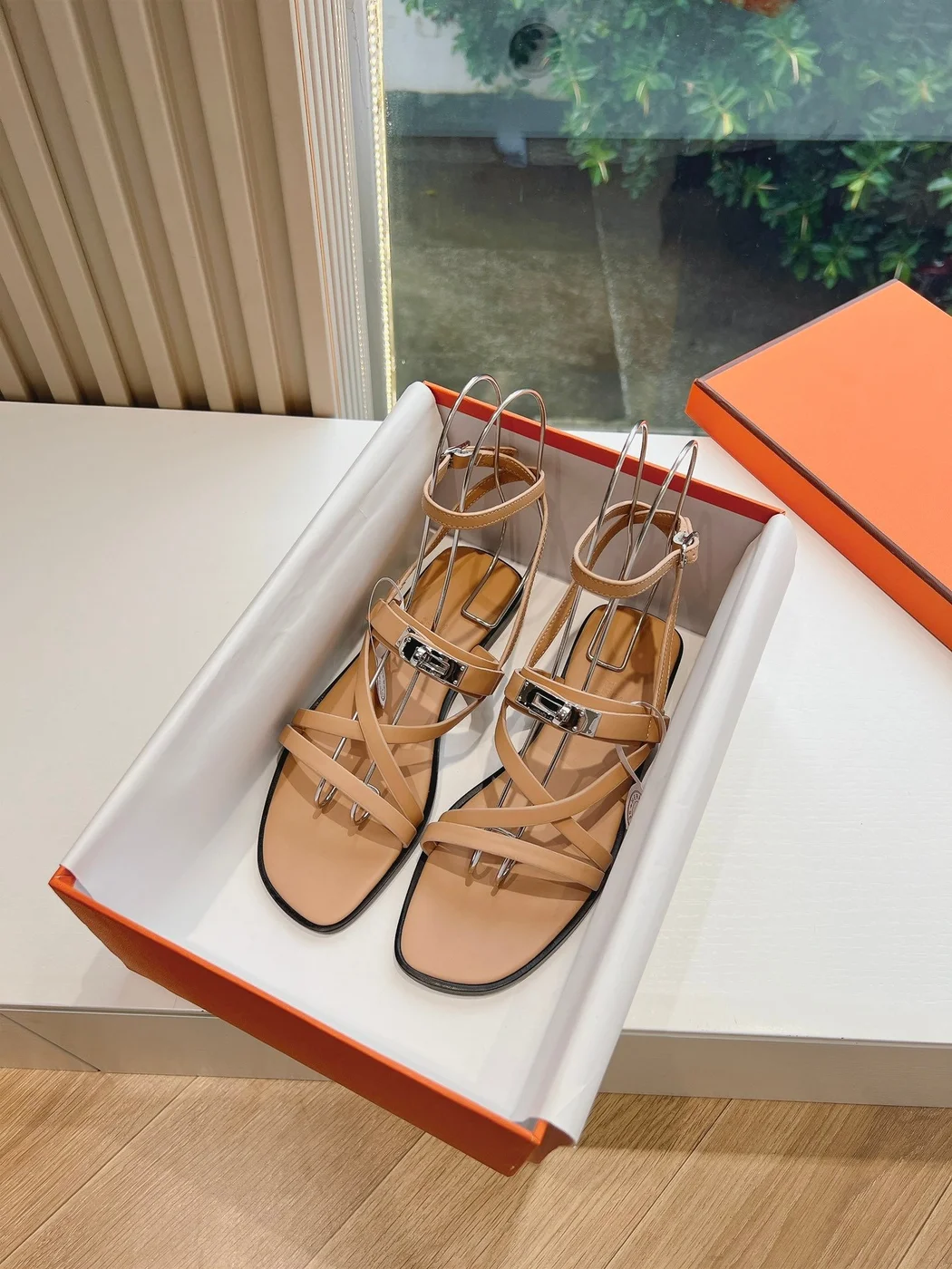 Hermès Women Beige Leather Strappy Sandals — Link-Detail T-Strap product view 3
