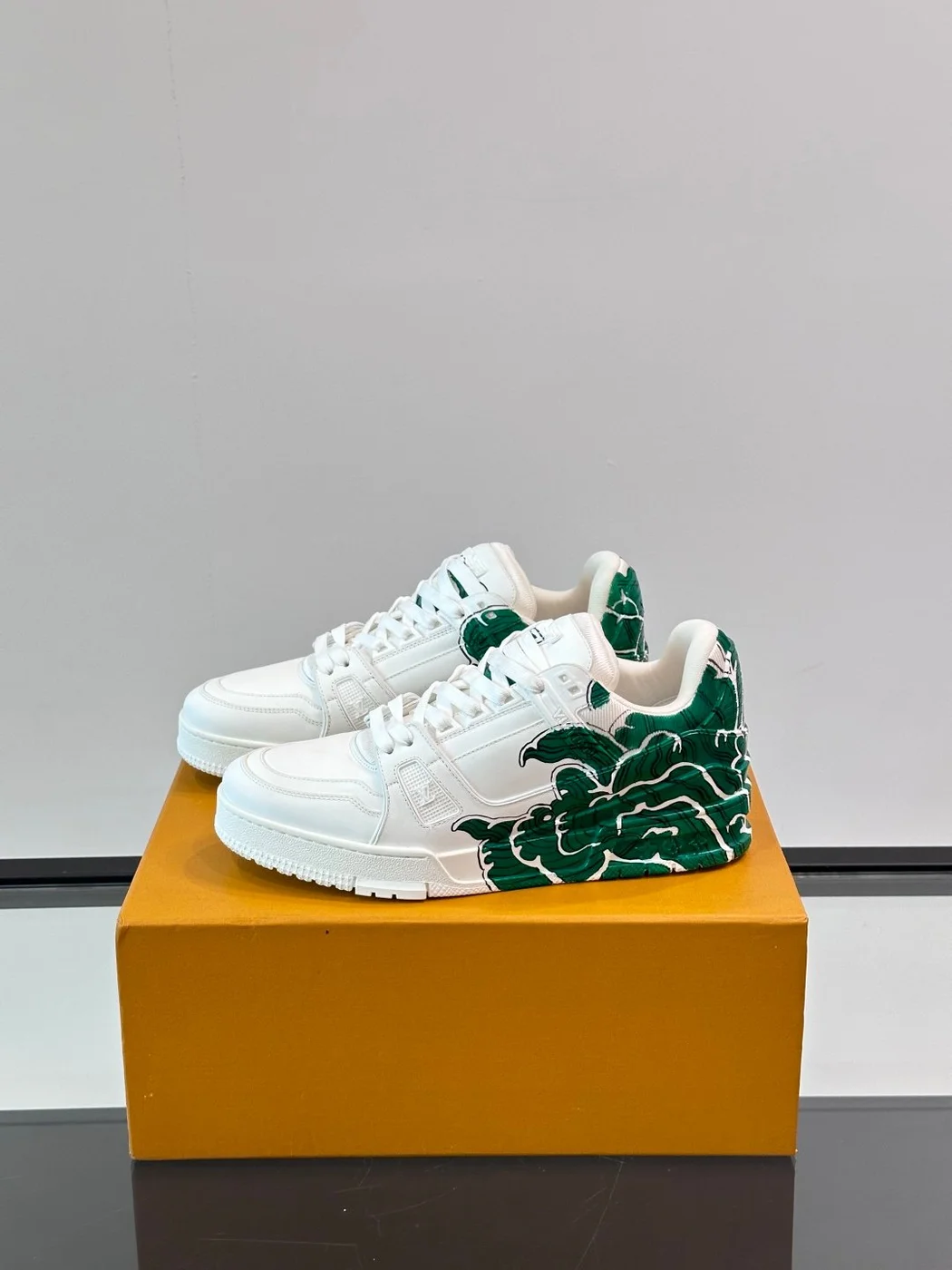 Louis Vuitton Men White Leather Sneakers With Green Graphic product view 3