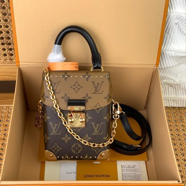 Louis Vuitton Camera Box Monogram Handbags 12.5×17.6x6cm product photo