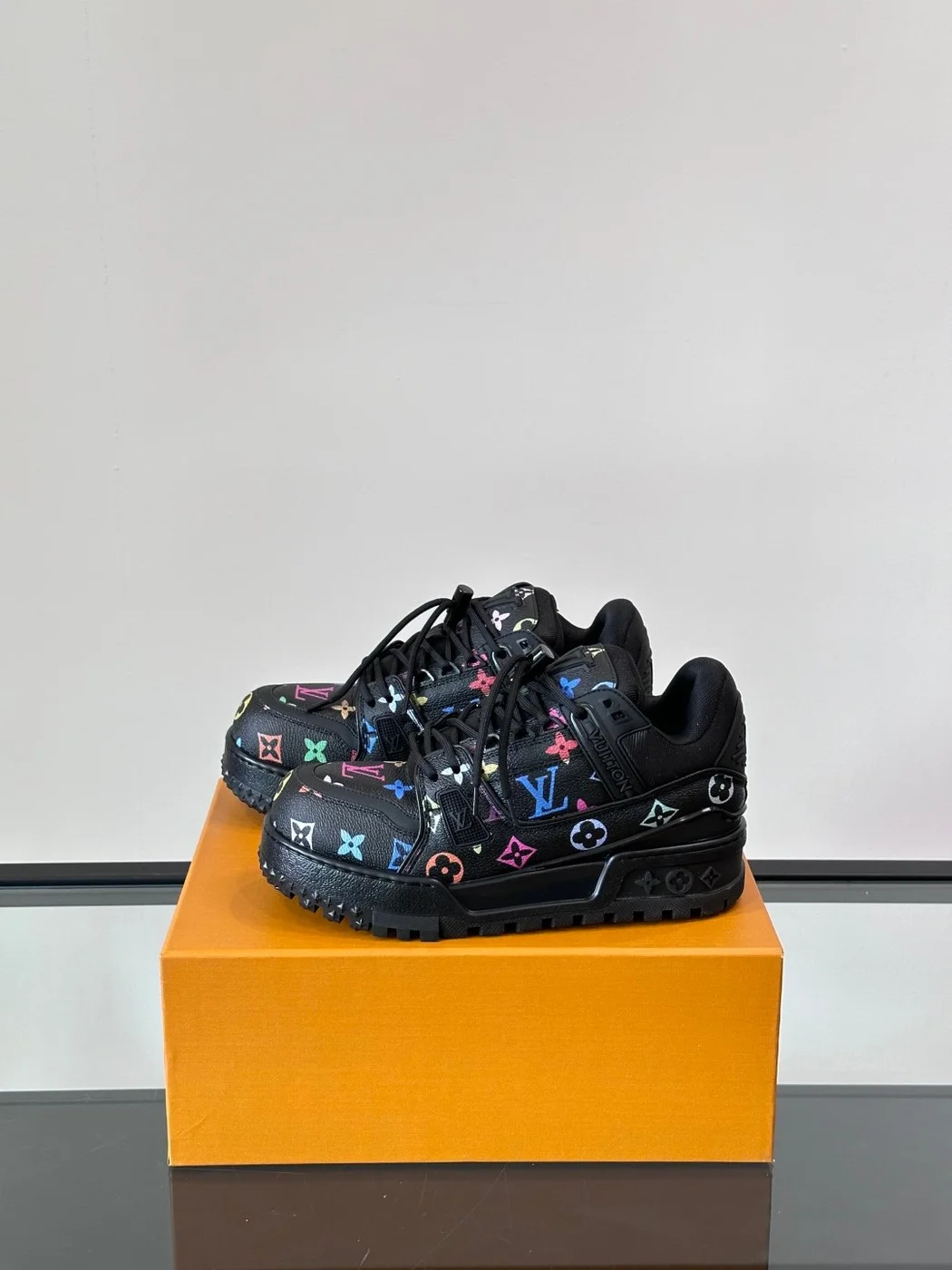 Louis Vuitton Men Black Leather Multicolor Logo Sneakers product view 3