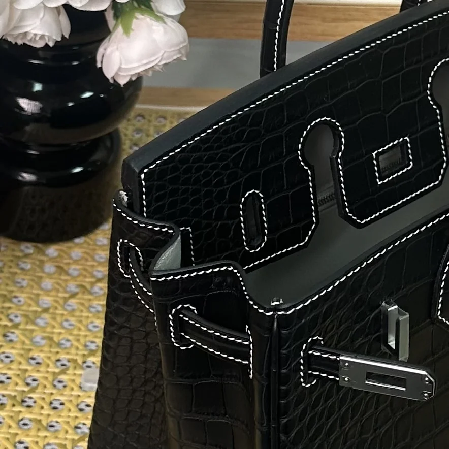 Hermès Birkin 25 cm Black Crocodile Leather Silver Hardware Bag product view 3