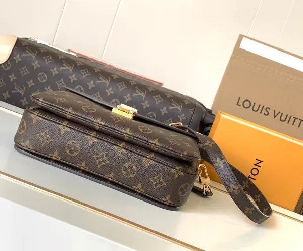 Louis Vuitton Pochette Métis Canvas Bag product view 7