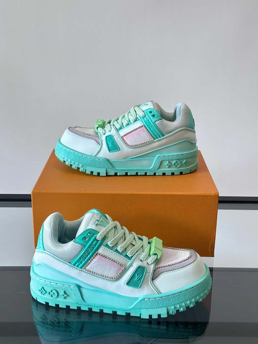 Louis Vuitton Men Mint Green Leather Sneakers product view 4