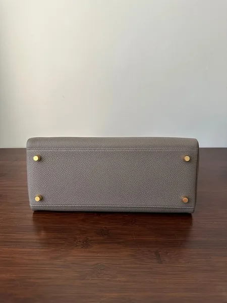 Hermès Kelly 28 cm Etain Togo Gold Hardware Bag product view 6