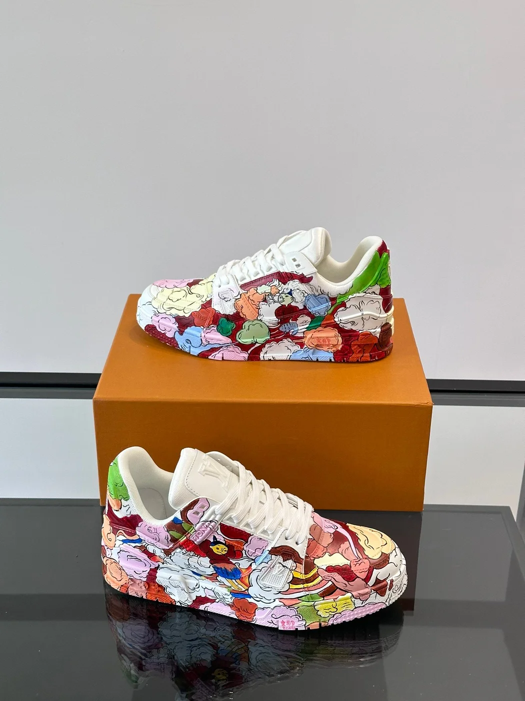 Louis Vuitton Men Multicolor Leather Sneakers product view 3
