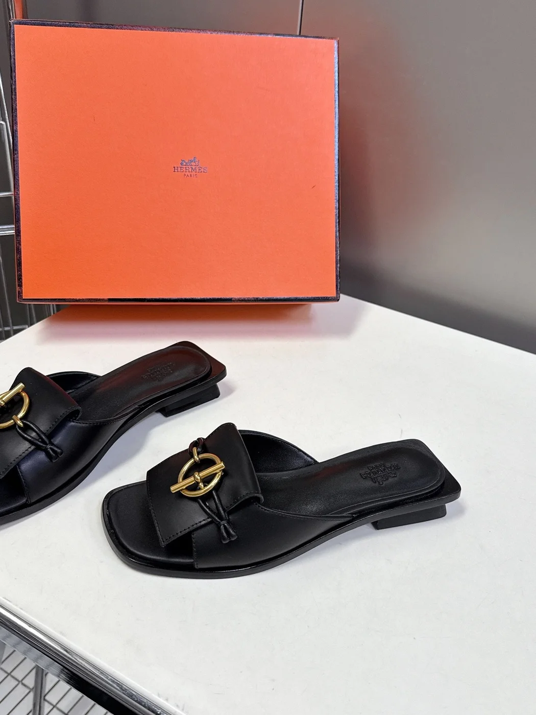 Hermès Women Black Leather Slippers product view 3