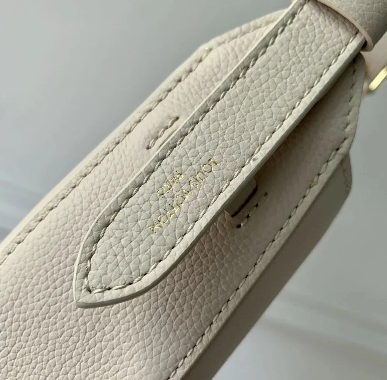 Louis Vuitton Lowkey Lock Pattern Woman’s Handbags 26x18x7cm product view 5