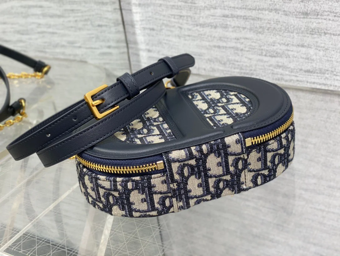 Dior women’s handbag with crossbody strap 18x6cm product view 3
