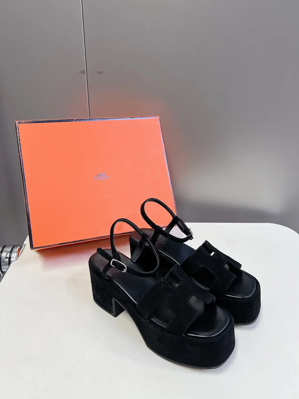 Hermès Women Black Suede Slingback Sandals product view 3