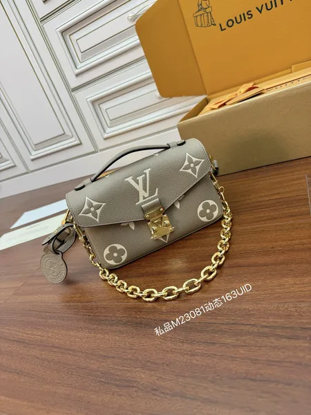 Louis Vuitton Pochette Métis East West Tourterelle Bag product view 5
