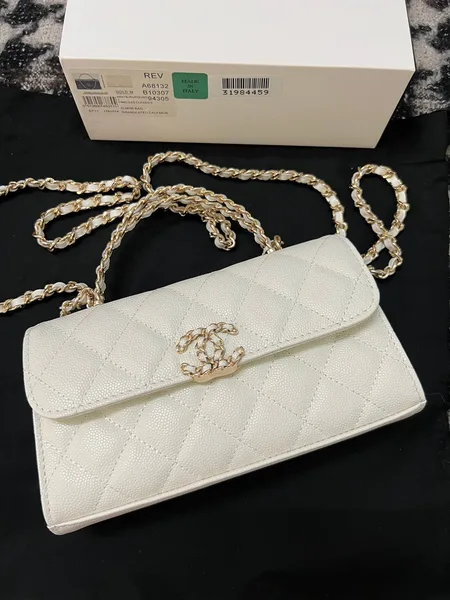 Chanel Kelly 23P Clutch With Chain Gold Hardware product view 2