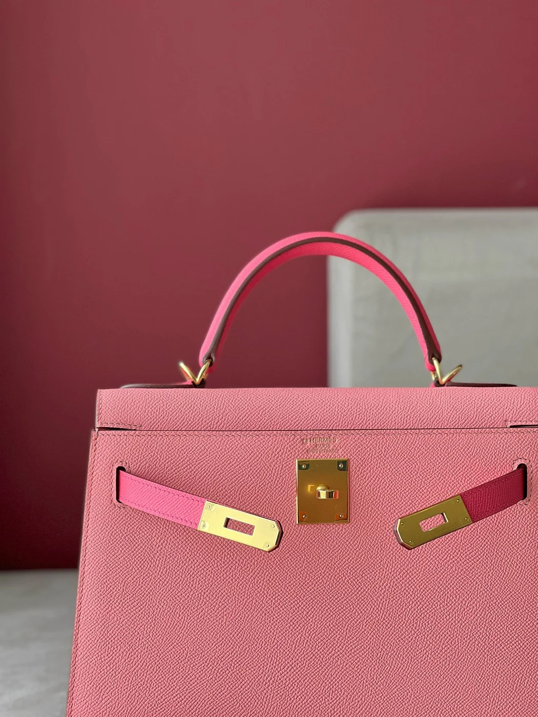 Hermès Kelly 28 Rose Pink/ Pink Gold Hardware Bag product view 4