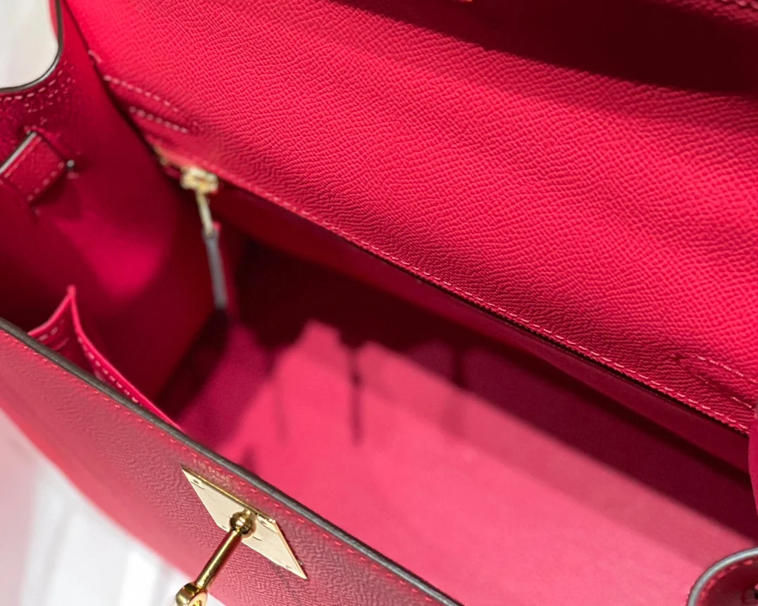Hermès 28 cm In Rose Epsom Gold Hardware Bag product view 5