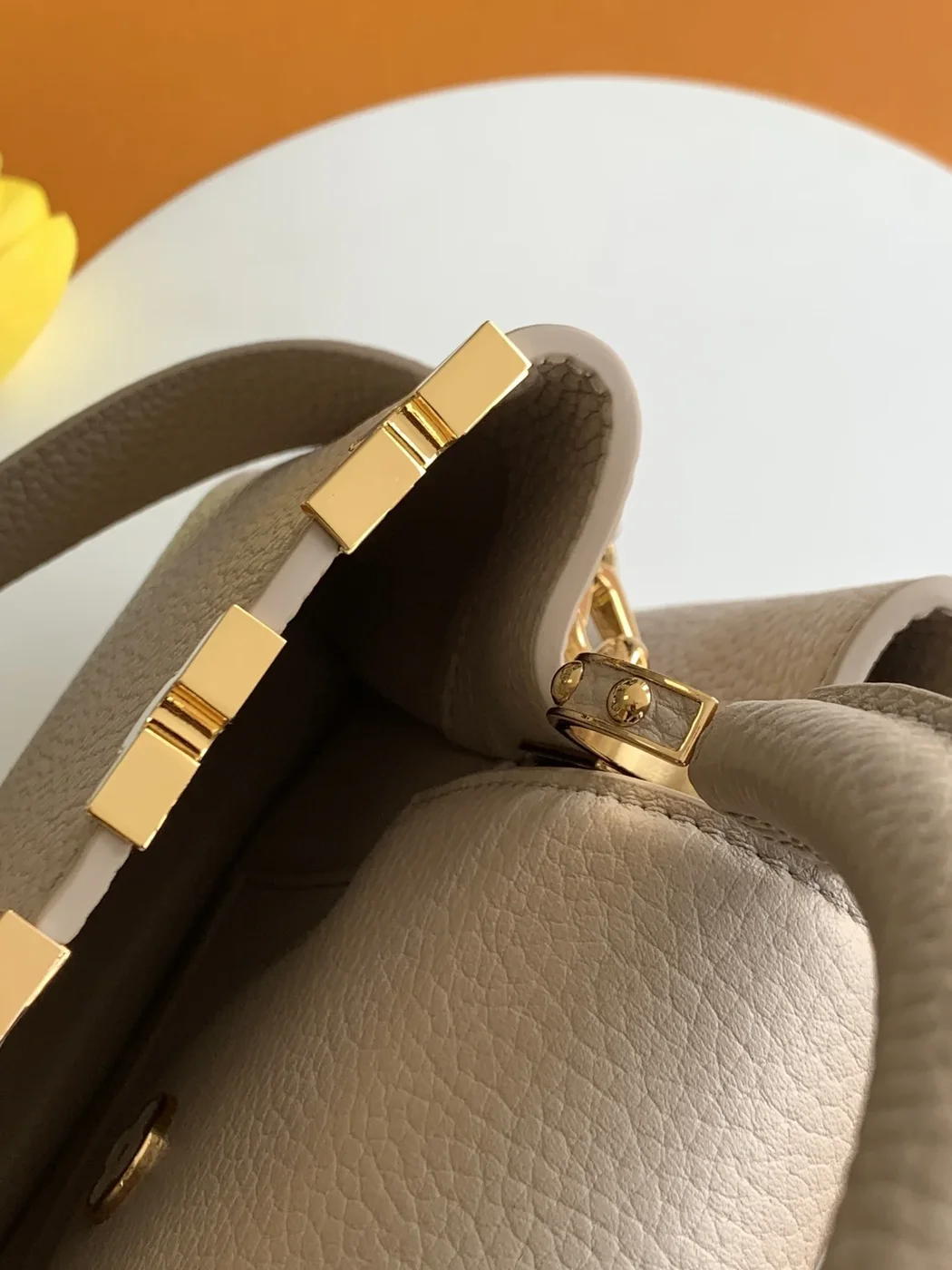 Louis Vuitton Capucines handbag in a beige product view 3