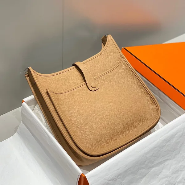 Hermes Evelyne III 29 Bag in Chai Clemence Leather product view 4