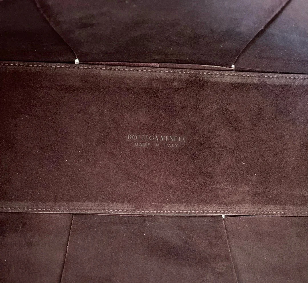 Bottega Veneta Arco Medium Tote In Fondant Intrecciato Lambskin product view 5