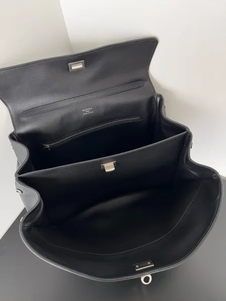 Balenciaga Rodeo Medium Bag in Noir Calfskin product view 5