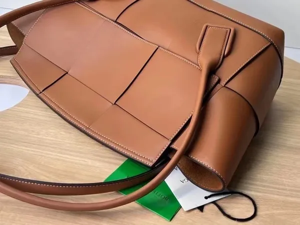 Bottega Veneta Arco Medium Bag In Caramel Intrecciato Calfskin product view 3