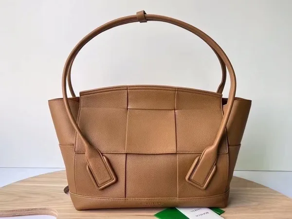 Bottega Veneta Arco Medium Bag In Caramel Grained Leather product view 5