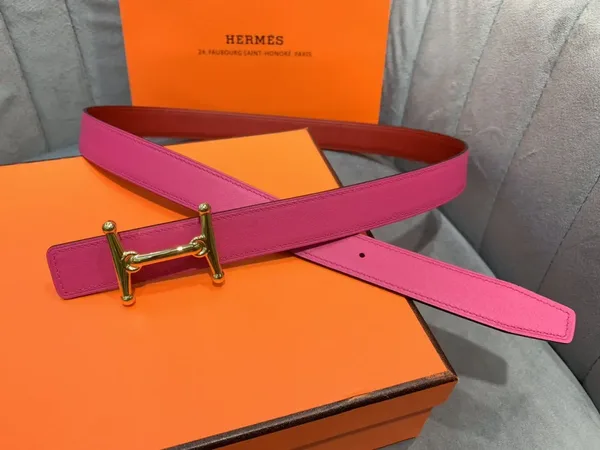 Hermès Red/Bright Pink Reversible Belt with Gold-Tone Stirrup-Style H Buckle product view 2