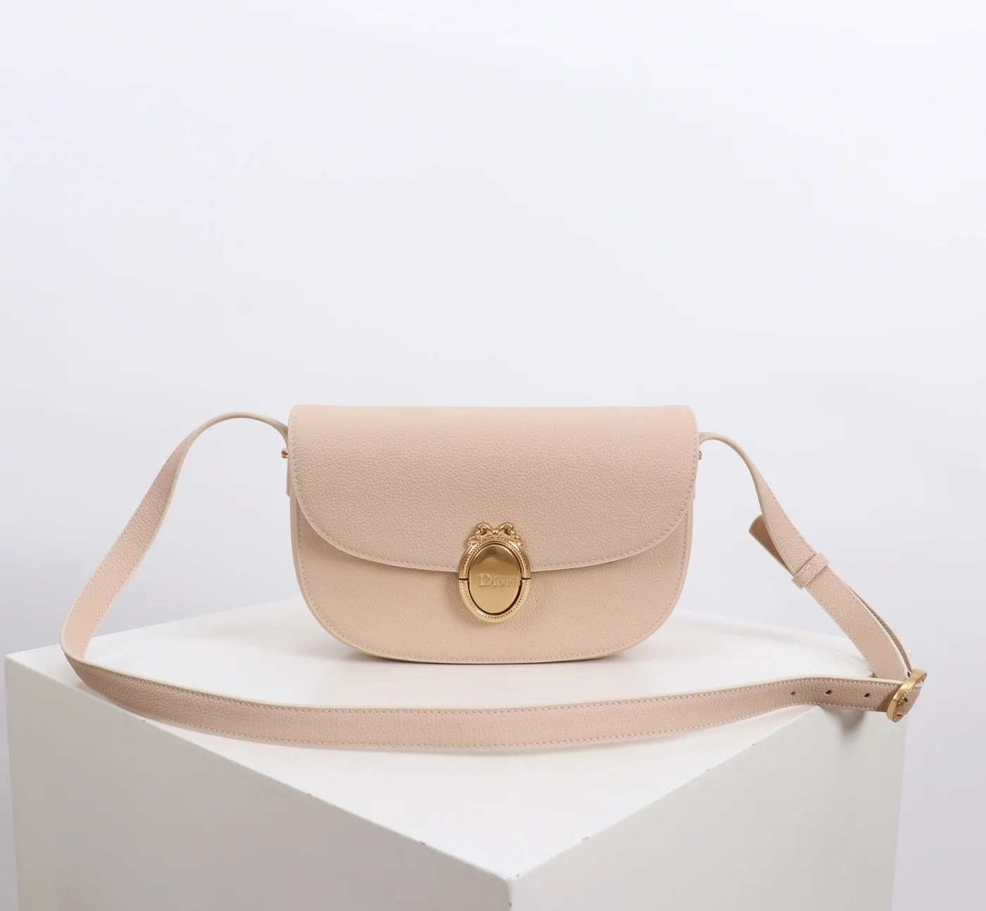 Medium Dior Médaillon Flap Bag — Light Pink product view 1