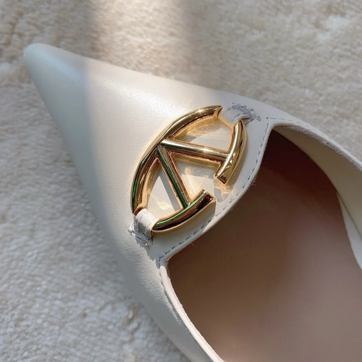 Valentino Bold Edition VLogo Slingback Ballerinas in White Leather product view 2