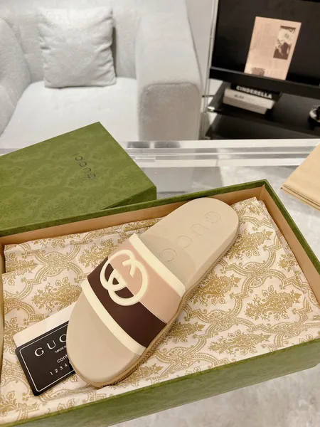 Gucci GG Logo Slide Sandals in Beige/Brown product view 4