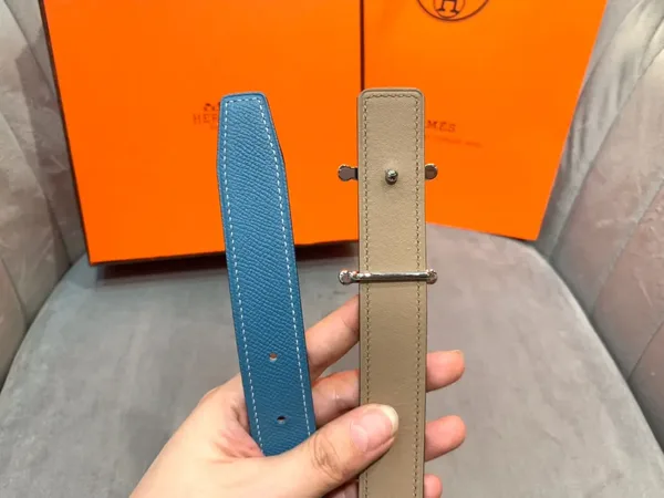 Hermès Light Blue/Taupe Reversible Belt with Silver-Tone Stirrup-Style H Buckle product view 7