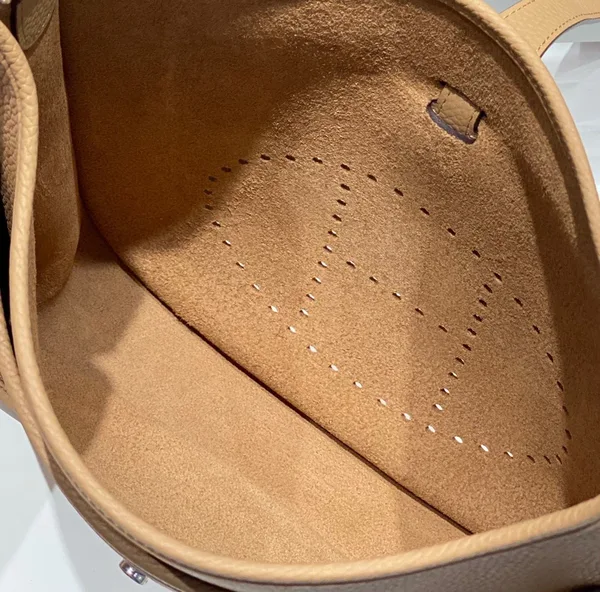 Hermes Evelyne III 29 Bag in Chai Clemence Leather product view 7