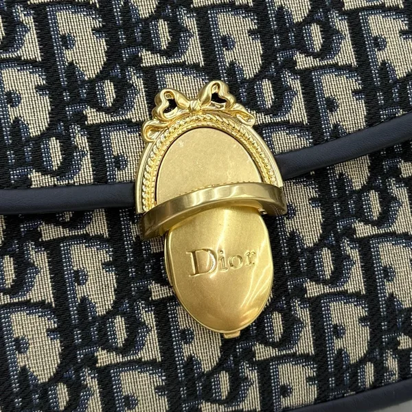 Medium Dior Médaillon Flap Bag — Oblique Jacquard product view 4