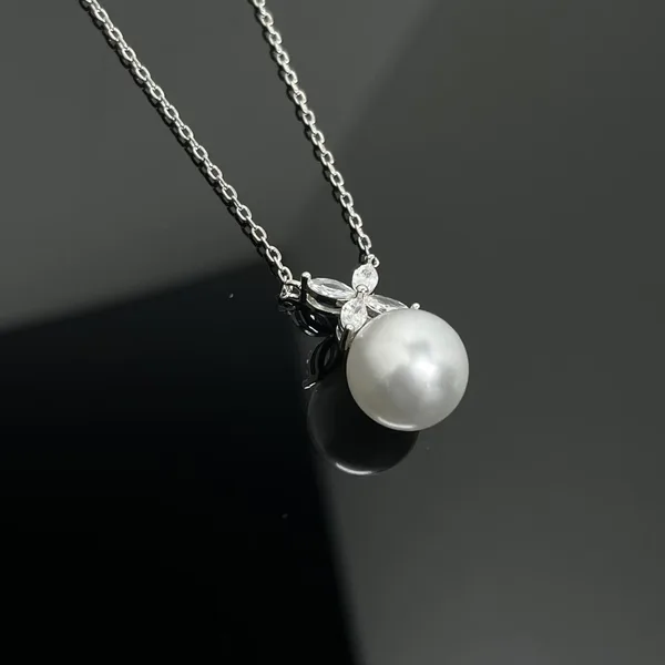 Tiffany & Co. Victoria Flower Pearl-Effect Pendant Necklace Silver-Tone product view 3