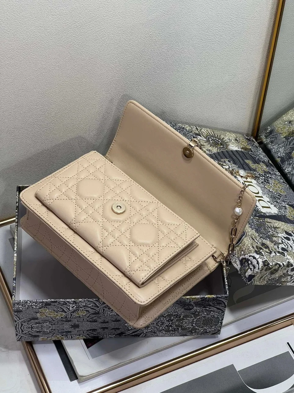Dior Lady Dior Chain Pouch In Beige Cannage Lambskin product view 4