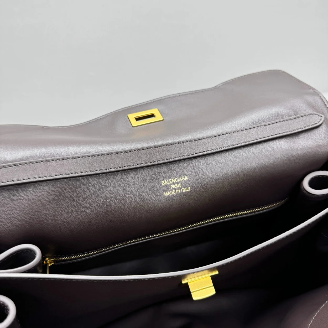 Balenciaga Rodeo Medium Bag in Chocolate Calfskin product view 8