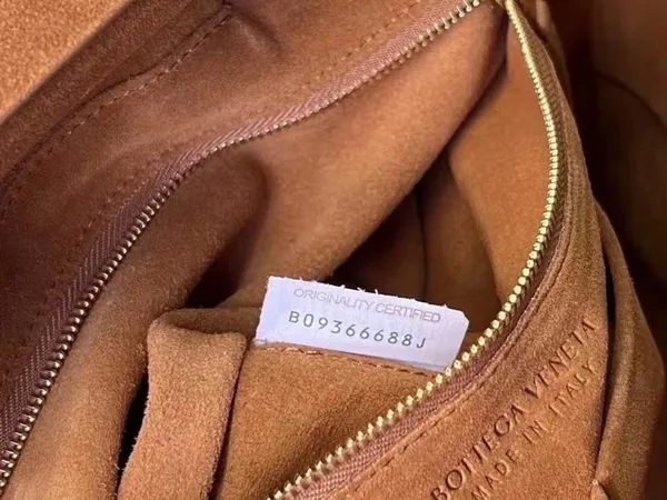 Bottega Veneta Arco Medium Bag In Caramel Grained Leather product view 10