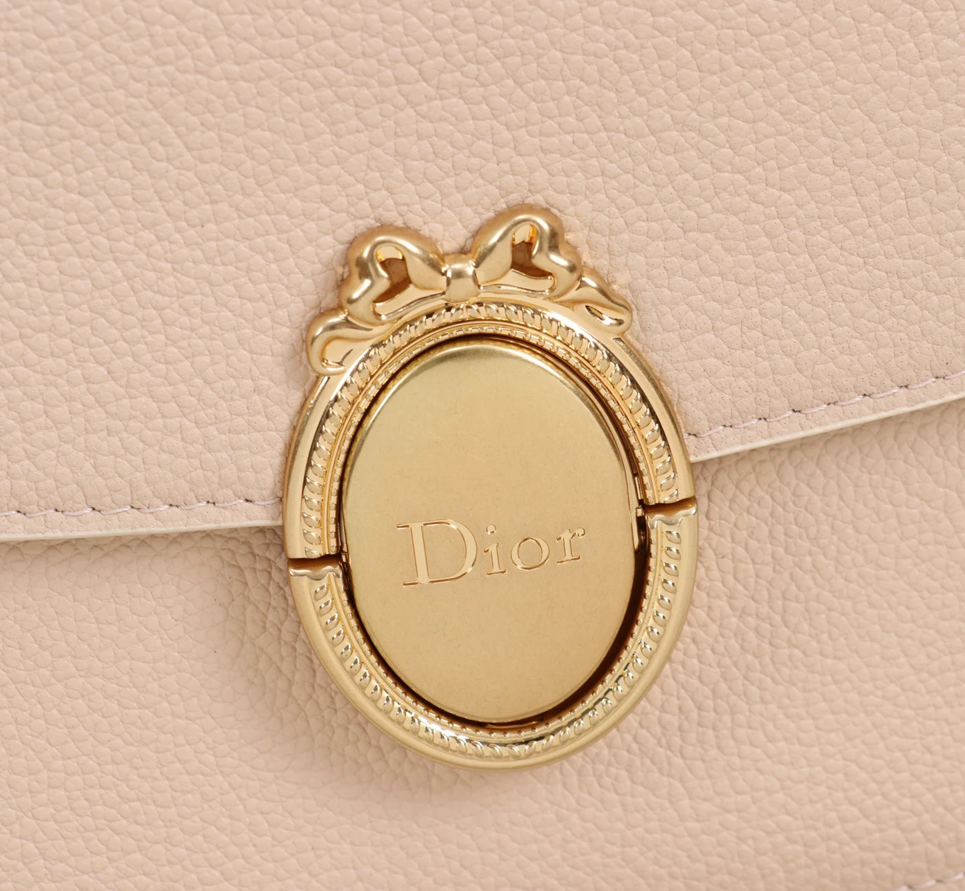 Medium Dior Médaillon Flap Bag — Light Pink product view 3