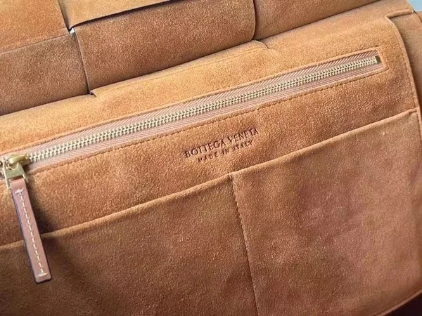 Bottega Veneta Arco Medium Bag In Caramel Intrecciato Calfskin product view 7