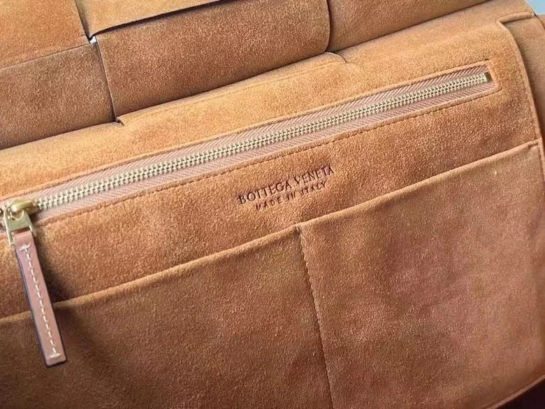 Bottega Veneta Arco Medium Bag In Caramel Intrecciato Calfskin product view 7
