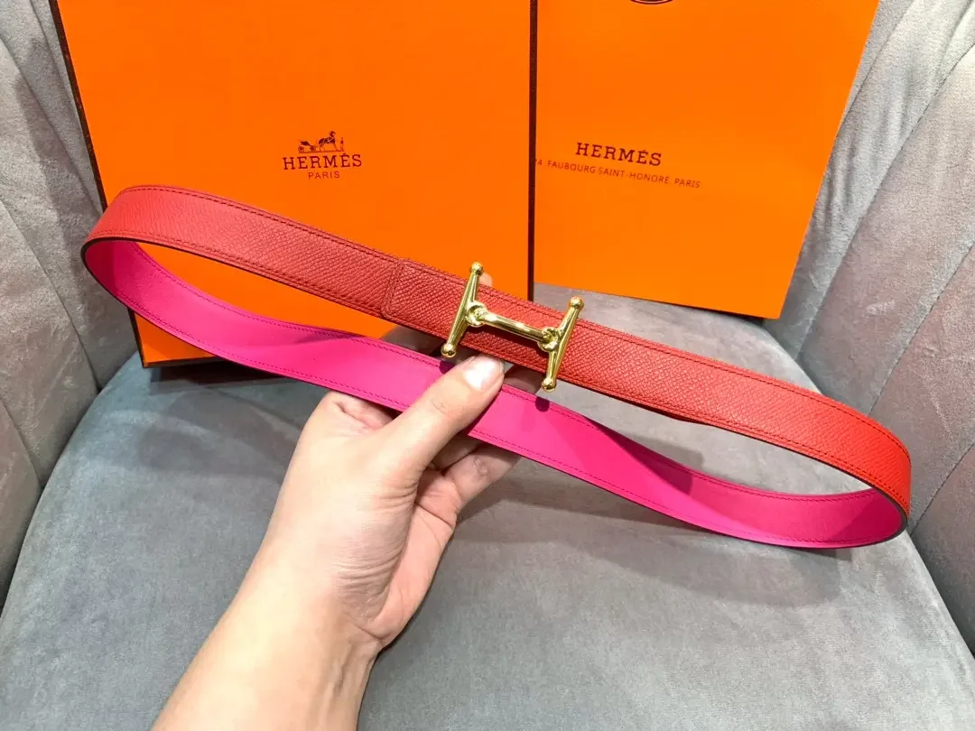 Hermès Red/Bright Pink Reversible Belt with Gold-Tone Stirrup-Style H Buckle product view 4