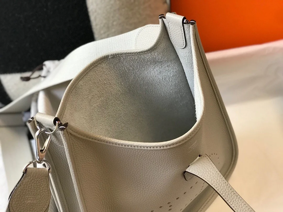 Hermes Evelyne III 29 Bag In Beton Clemence Leather product view 8
