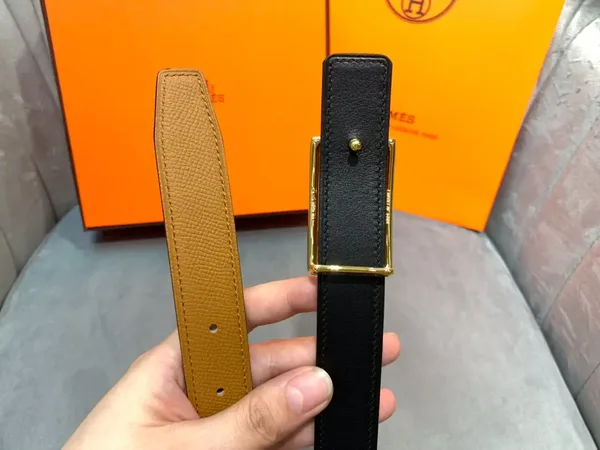 Hermès Tan/Black Reversible Belt with Gold-Tone Horse-and-Carriage Buckle product view 7