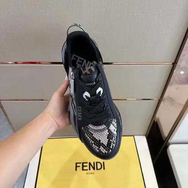 Fendi Flow Low-Top Sneakers Black/White product view 4