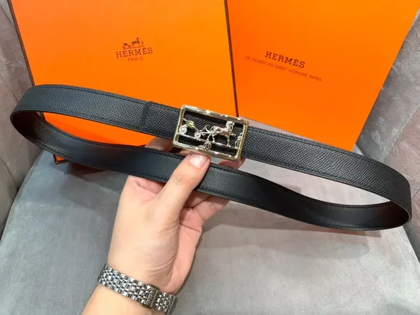 Hermès Black Reversible Belt with Silver-Tone Horse-and-Carriage Buckle product view 6
