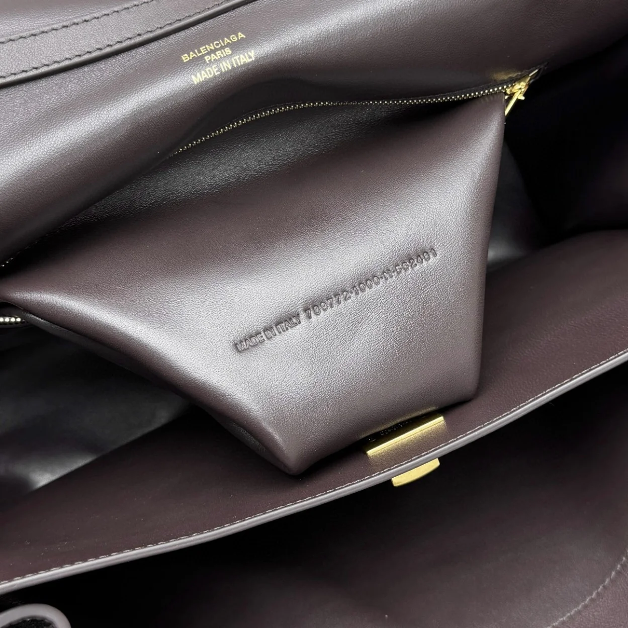 Balenciaga Rodeo Medium Bag in Chocolate Calfskin product view 3