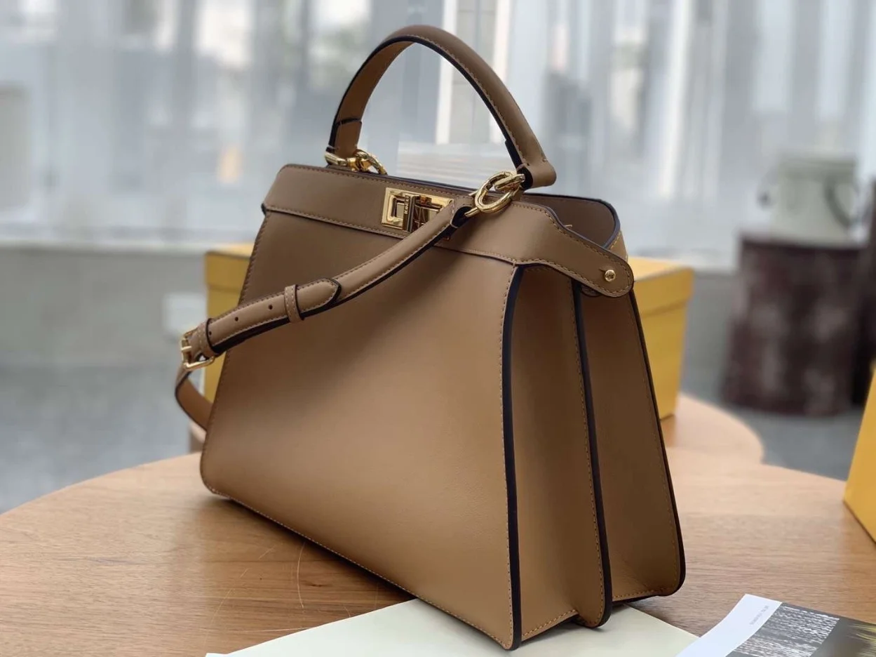 Fendi Peekaboo ISeeU Medium Bag In Beige Calfskin product view 3
