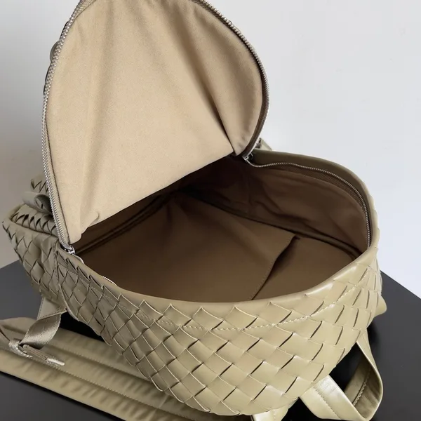 Bottega Veneta Small Backpack In Taupe Intrecciato Calfskin product view 3